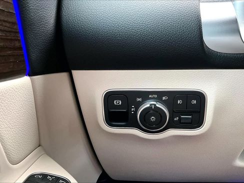 New 2026 Mercedes-Benz GLB 250 image 13