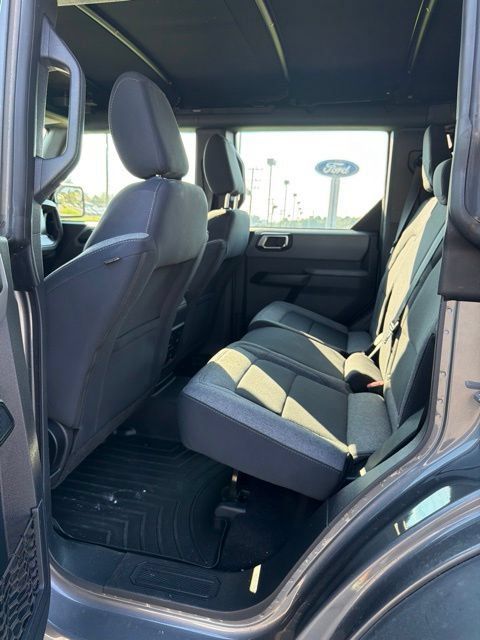 Used 2022 Ford Bronco 4-Door w/ Sasquatch Package AWD/4WD image 11