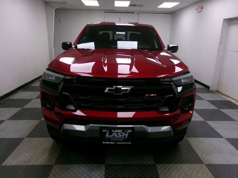 Used 2026 Chevrolet Colorado Z71 w/ Midnight Edition AWD/4WD image 3