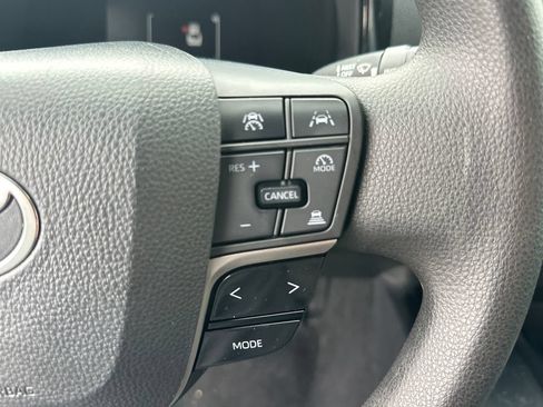 Used 2025 Toyota Camry LE AWD/4WD image 37