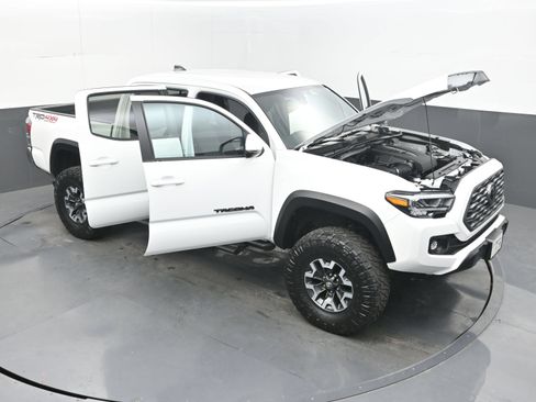 Used 2023 Toyota Tacoma TRD Off-Road AWD/4WD image 39