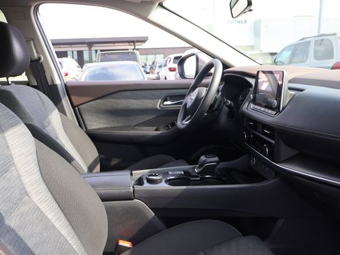 Used 2023 Nissan Rogue SV AWD/4WD image 8