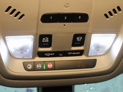 Used 2021 Buick Enclave Essence w/ Sun And Navigation Package image 28