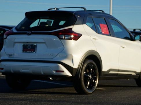 Used 2024 Nissan Kicks SR w/ SR Premium Package image 5