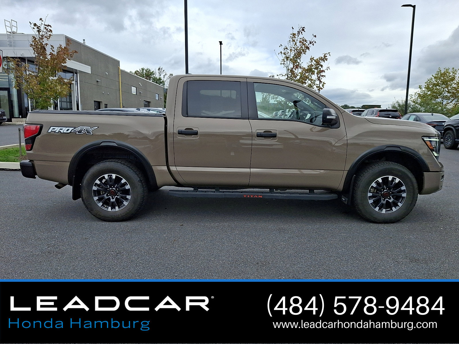 Used 2023 Nissan Titan PRO-4X w/ Pro-4x Convenience Package AWD/4WD image 8