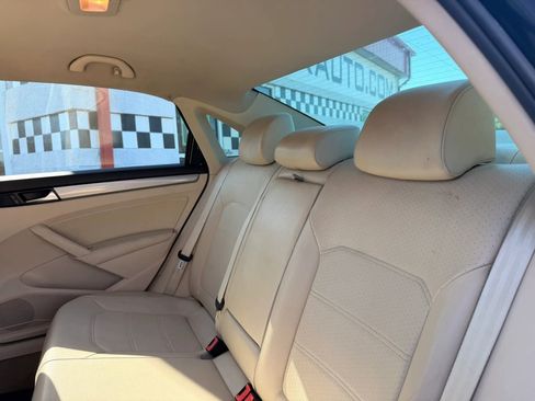 Used 2013 Volkswagen Passat 2.5 S FWD image 22