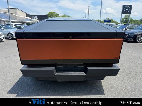 Used 2024 Tesla Cybertruck AWD Crew Cab image 7