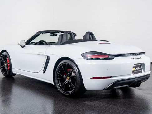 Used 2022 Porsche 718 Boxster S image 16