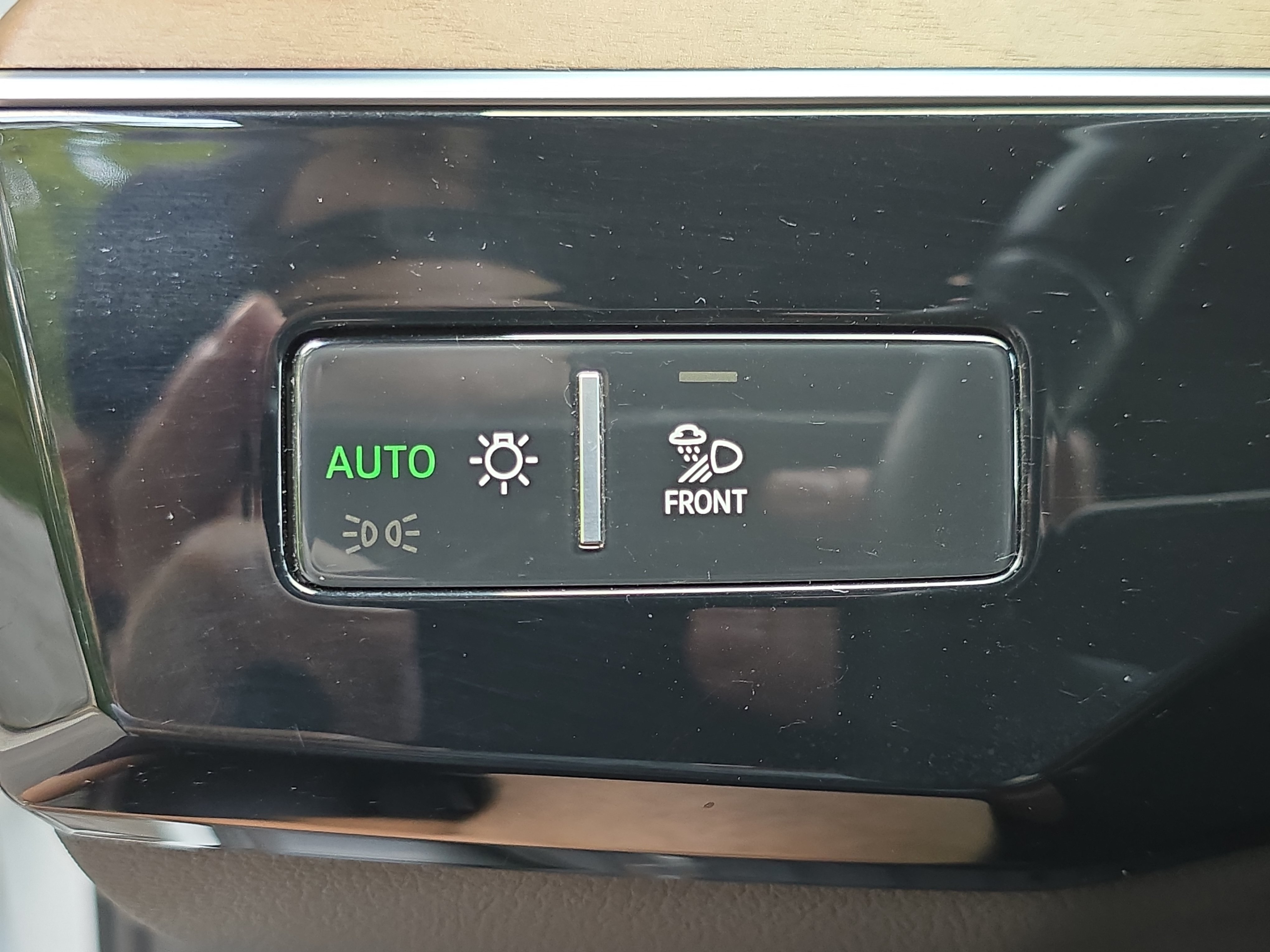 Used 2024 Audi Q8 e-tron Premium Plus w/ Premium Plus Package AWD/4WD image 26