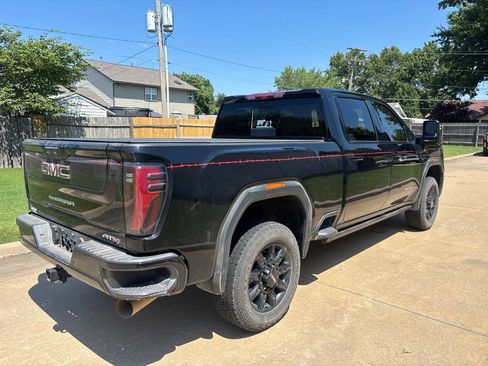 Used 2024 GMC Sierra 2500 AT4 w/ AT4 Premium Plus Package AWD/4WD image 5