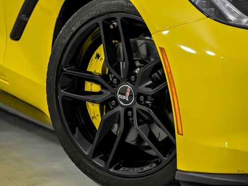Used 2015 Chevrolet Corvette Stingray Coupe w/ 2LT Preferred Equipment Group image 4