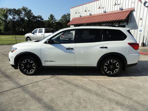 Used 2019 Nissan Pathfinder SL image 3