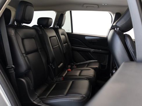 Used 2023 Lincoln Aviator AWD image 25