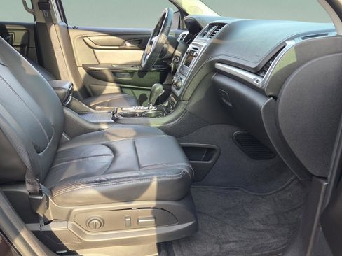 Used 2017 GMC Acadia Limited SLT image 17