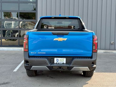 Used 2026 Chevrolet Silverado EV LT AWD/4WD image 5