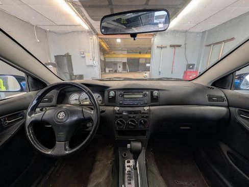 Used 2005 Toyota Corolla CE FWD image 32