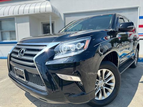 Used 2018 Lexus GX 460 Premium w/ Premium Package AWD/4WD image 2