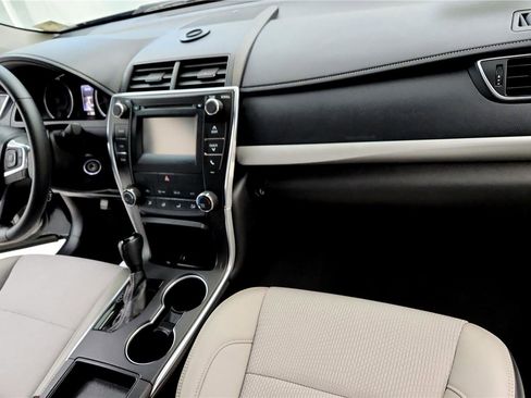 Certified 2017 Toyota Camry SE image 27
