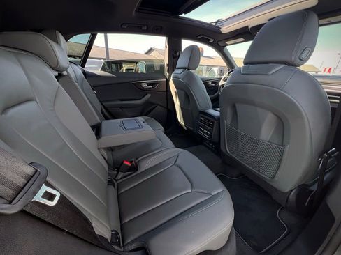 Used 2019 Audi Q8 Premium image 21