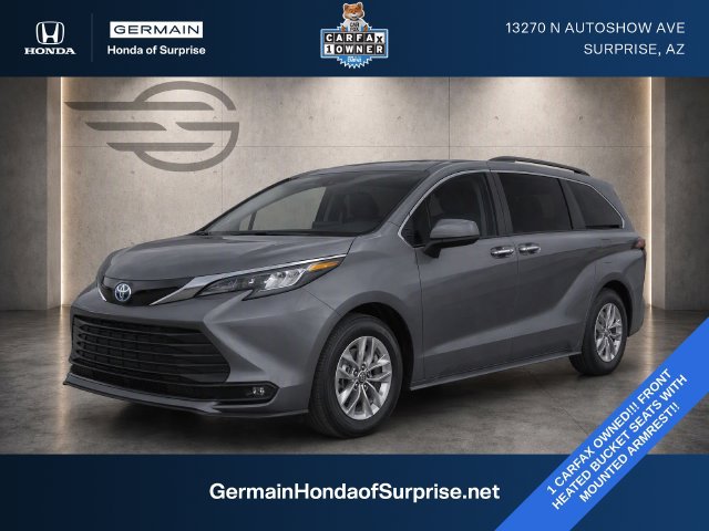 Used 2025 Toyota Sienna XLE FWD image 1