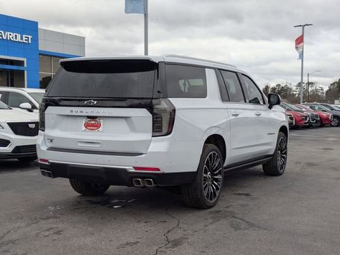 New 2026 Chevrolet Suburban High Country image 3