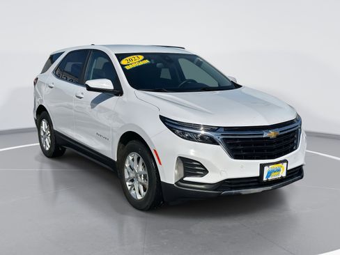 Used 2023 Chevrolet Equinox LT image 1