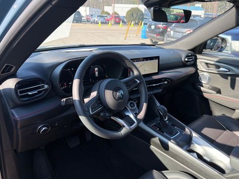 Used 2024 Dodge Hornet GT image 6