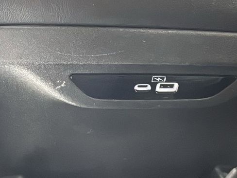 Used 2024 Chrysler Pacifica Select image 44