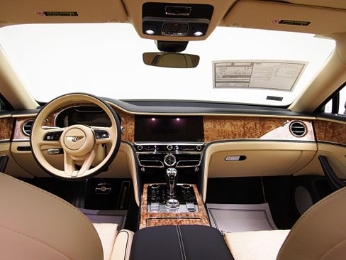 Used 2022 Bentley Flying Spur V8 AWD/4WD image 42