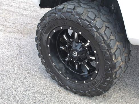 Used 2019 Toyota Tacoma SR5 image 7