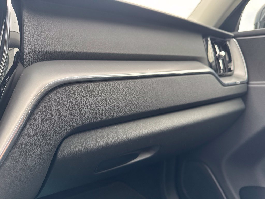 Used 2025 Volvo XC60 B5 Plus w/ Climate Package AWD/4WD image 18