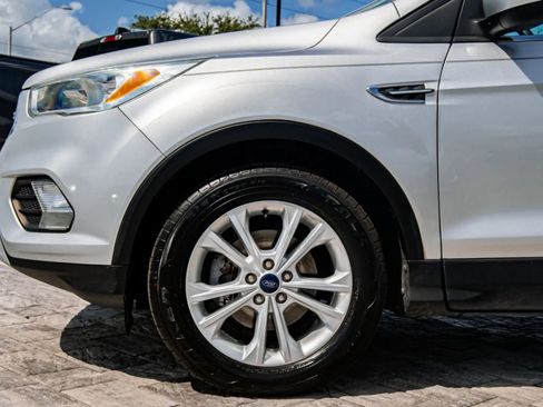 Used 2017 Ford Escape SE FWD image 17