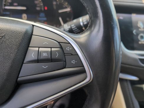 Used 2018 Cadillac XT5 FWD image 19