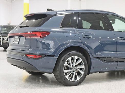 Used 2025 Audi Q6 e-tron Premium Plus w/ Premium Plus AWD/4WD image 11