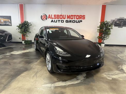 Used 2018 Tesla Model 3 Long Range image 1