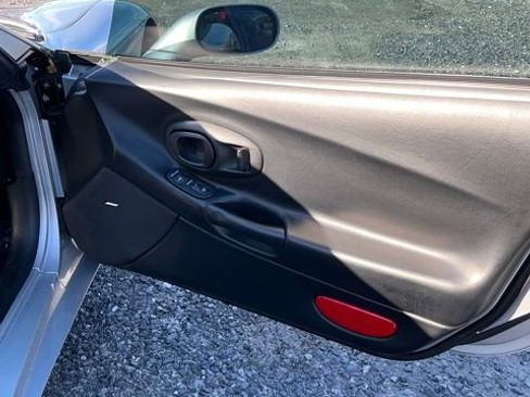 Used 2001 Chevrolet Corvette Z06 w/ Memory Pkg image 13