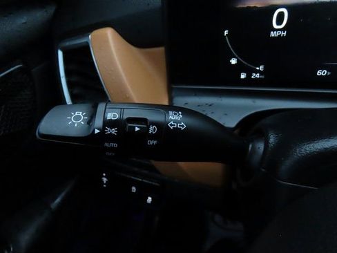Used 2024 Kia Seltos EX image 31
