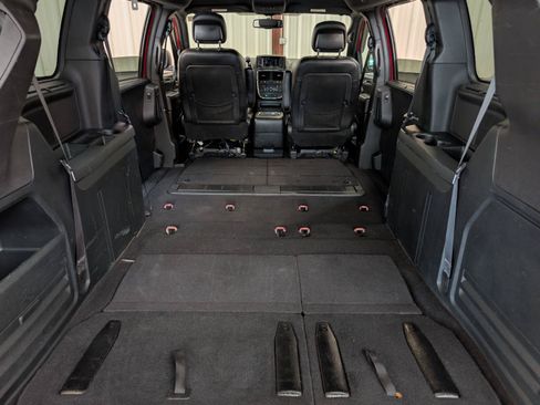 Used 2016 Dodge Grand Caravan SXT FWD image 42