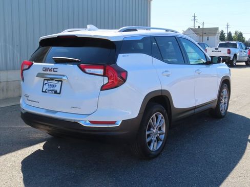 Used 2024 GMC Terrain SLT AWD/4WD image 3