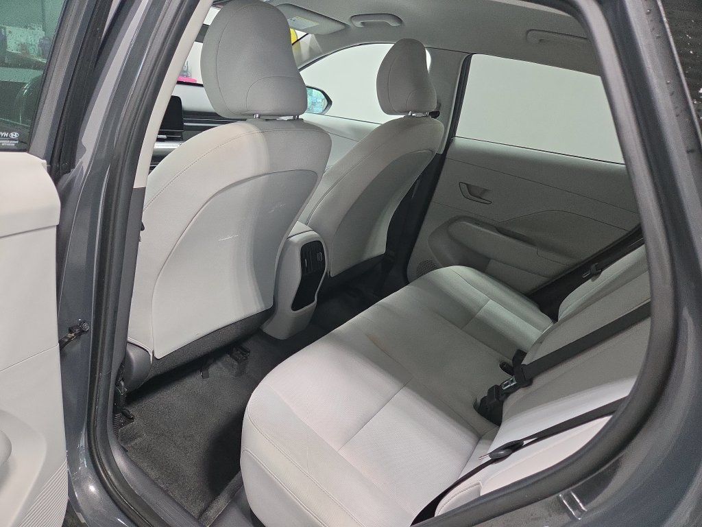 Used 2025 Hyundai Kona SEL AWD/4WD image 21