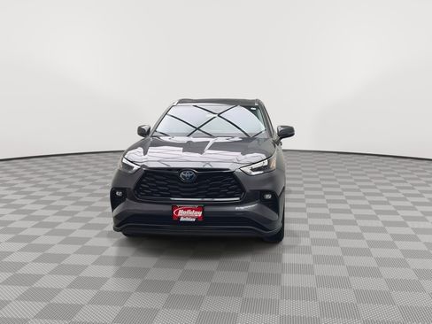 Used 2021 Toyota Highlander XLE image 36