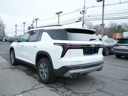 Used 2024 Chevrolet Traverse LT FWD image 5