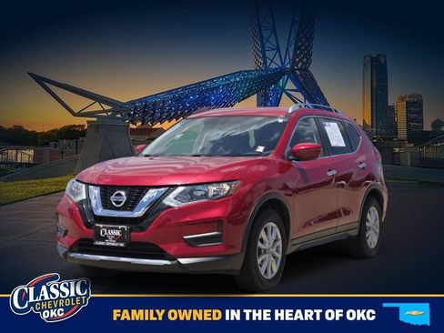 Used 2017 Nissan Rogue SV FWD image 3