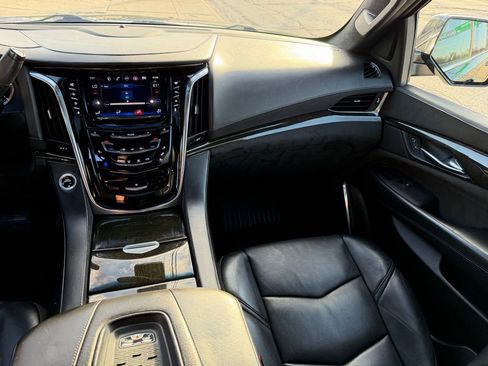 Used 2016 Cadillac Escalade ESV Platinum AWD/4WD image 19