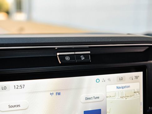 Used 2026 Ford F450 Platinum w/ FX4 Off-Road Package image 81