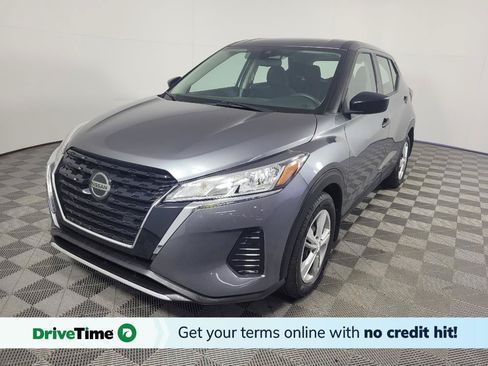 Used 2021 Nissan Kicks S FWD image 1