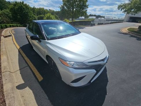 Used 2020 Toyota Camry XSE w/ Navigation Package FWD image 7