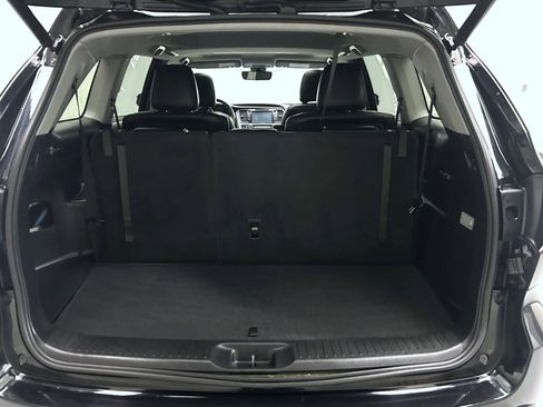 Used 2019 Toyota Highlander XLE image 22