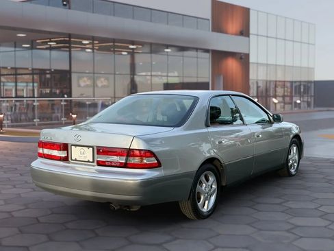 Used 2001 Lexus ES 330 image 6