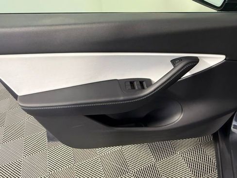 Used 2021 Tesla Model Y Performance AWD/4WD image 18